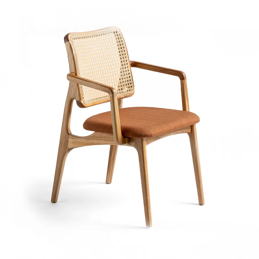 Cadeira Pitanga com braço 900x900 (2) copiar